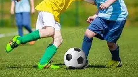 鲍威尔被吹越位违例，雷霆拥趸现场纷纷发出嘘声