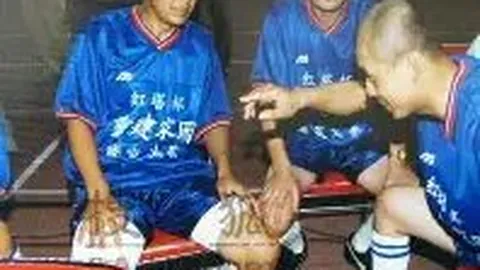 高尔夫巨星伍兹母亲库提达周二去世，享寿80，特朗普发文悼念