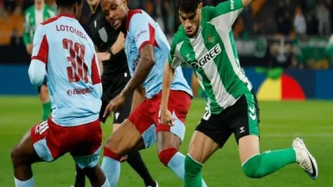 库里的双能卫风采：控卫与分卫无缝对接，防守策略超越乔丹与詹姆斯